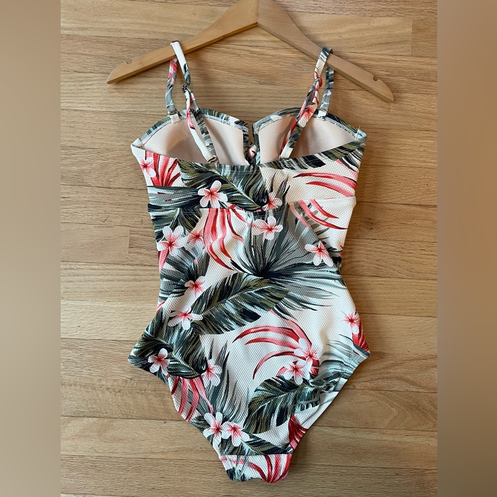 Kona Sol One Piece Swim Suit Size Medium in Excellent Condition - Picture 5 of 9